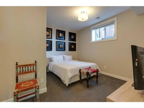 165 Aspen Summit Circle Sw, Calgary, AB - Indoor Photo Showing Bedroom