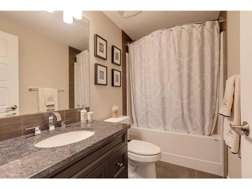 165 Aspen Summit Circle Sw, Calgary, AB - Indoor Photo Showing Bathroom