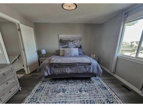 115 Cramond Green Se, Calgary, AB - Indoor Photo Showing Bedroom