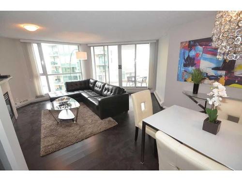 1101-804 3 Avenue Sw, Calgary, AB - Indoor Photo Showing Living Room