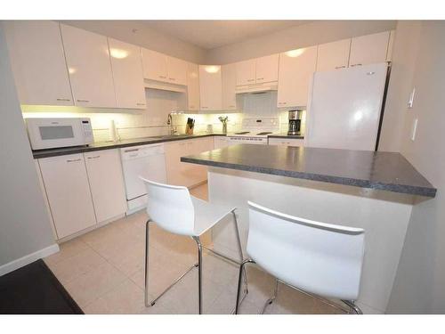 1101-804 3 Avenue Sw, Calgary, AB - Indoor Photo Showing Kitchen