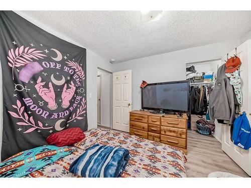 193 Taradale Drive Ne, Calgary, AB - Indoor Photo Showing Bedroom