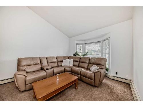 193 Taradale Drive Ne, Calgary, AB - Indoor Photo Showing Living Room