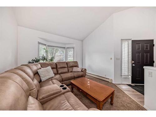 193 Taradale Drive Ne, Calgary, AB - Indoor Photo Showing Living Room