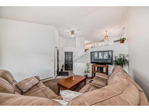 193 Taradale Drive Ne, Calgary, AB - Indoor Photo Showing Living Room