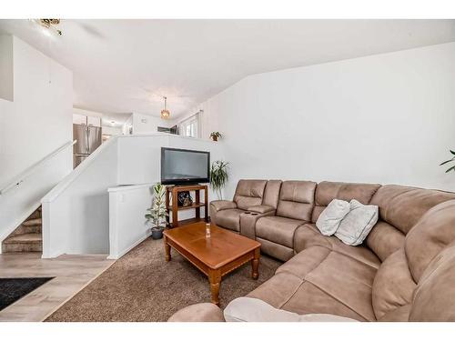 193 Taradale Drive Ne, Calgary, AB - Indoor Photo Showing Living Room