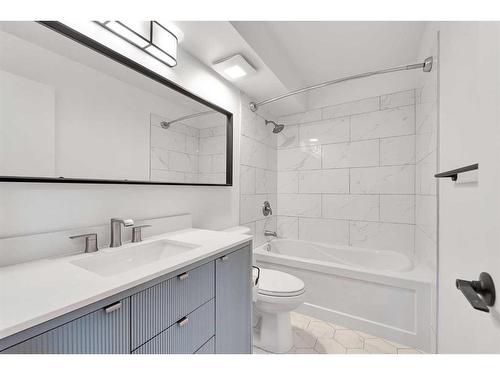 303-3719C 49 Street Nw, Calgary, AB - Indoor Photo Showing Bathroom