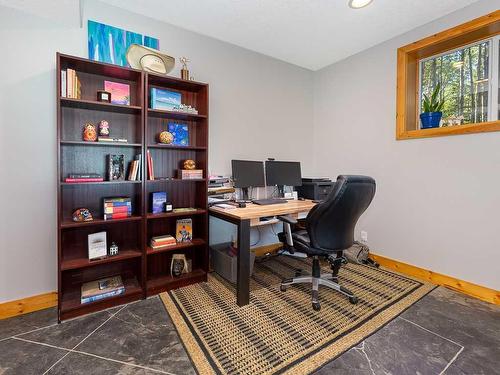 7 Helms Ridge, Rural Rocky View County, AB - Indoor Photo Showing Office