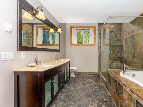 7 Helms Ridge, Rural Rocky View County, AB - Indoor Photo Showing Bathroom