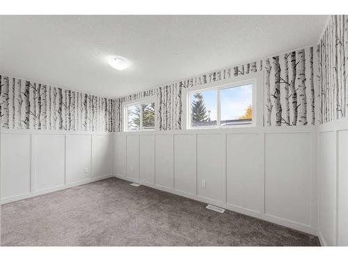 8 Spring Haven Close Se, Airdrie, AB - Indoor Photo Showing Other Room