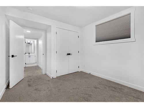 5512 Silverdale Drive Nw, Calgary, AB - Indoor Photo Showing Other Room