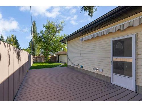 5512 Silverdale Drive Nw, Calgary, AB - Outdoor With Exterior