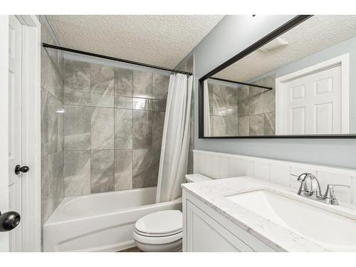 5-99 Midpark Gardens Se, Calgary, AB - Indoor Photo Showing Bathroom