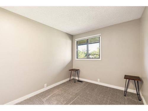 5-99 Midpark Gardens Se, Calgary, AB - Indoor Photo Showing Other Room