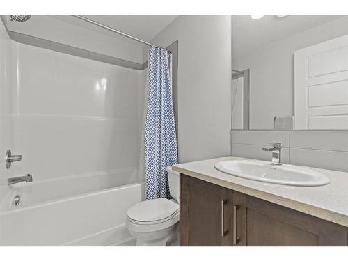 412-338 Seton Circle Se, Calgary, AB - Indoor Photo Showing Bathroom