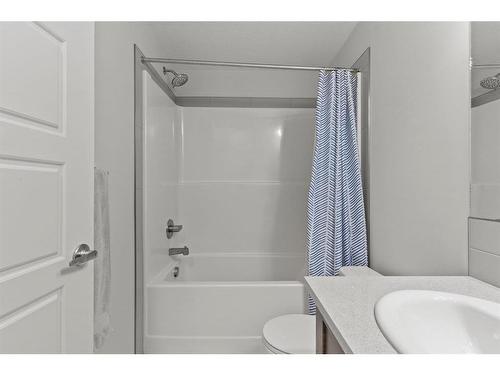 412-338 Seton Circle Se, Calgary, AB - Indoor Photo Showing Bathroom