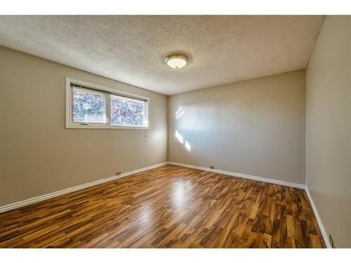 86 Huntwick Way Ne, Calgary, AB - Indoor Photo Showing Other Room