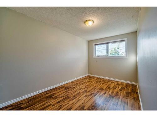 86 Huntwick Way Ne, Calgary, AB - Indoor Photo Showing Other Room