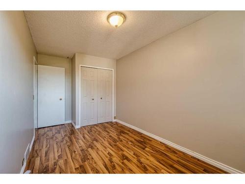 86 Huntwick Way Ne, Calgary, AB - Indoor Photo Showing Other Room