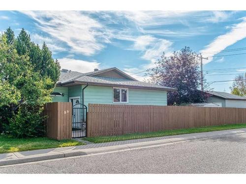 86 Huntwick Way Ne, Calgary, AB - Outdoor