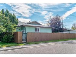 86 Huntwick Way NE Calgary, AB T2K 4H3