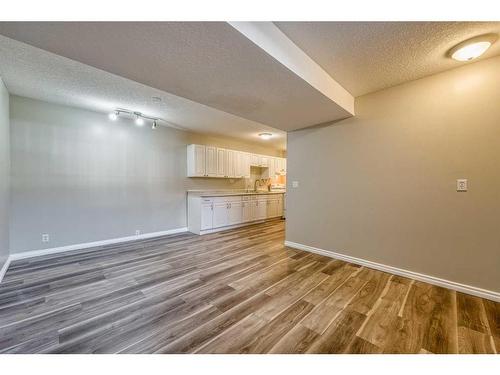 86 Huntwick Way Ne, Calgary, AB - Indoor