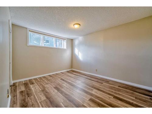 86 Huntwick Way Ne, Calgary, AB - Indoor Photo Showing Other Room