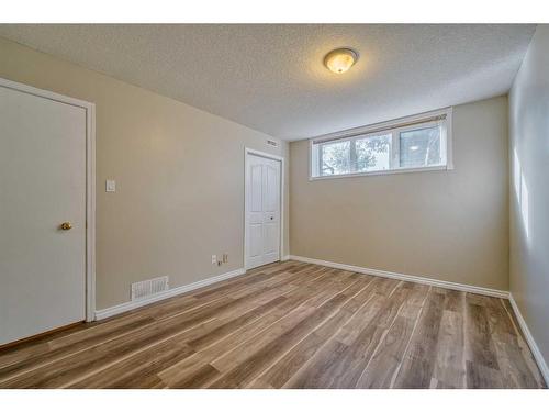 86 Huntwick Way Ne, Calgary, AB - Indoor Photo Showing Other Room