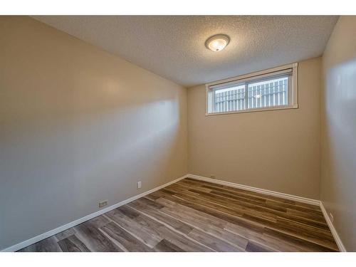 86 Huntwick Way Ne, Calgary, AB - Indoor Photo Showing Other Room