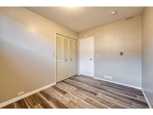 86 Huntwick Way Ne, Calgary, AB - Indoor Photo Showing Other Room