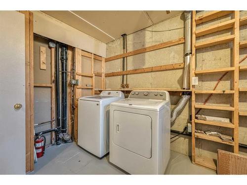 86 Huntwick Way Ne, Calgary, AB - Indoor Photo Showing Laundry Room