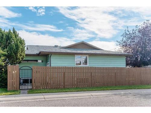 86 Huntwick Way Ne, Calgary, AB - Outdoor