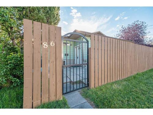 86 Huntwick Way Ne, Calgary, AB - Outdoor