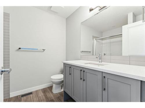 807 Sage Hill Grove Nw, Calgary, AB - Indoor Photo Showing Bathroom