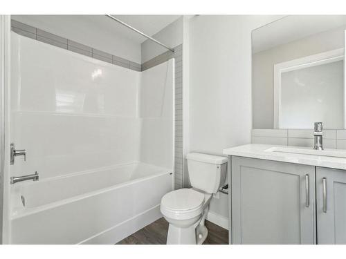 807 Sage Hill Grove Nw, Calgary, AB - Indoor Photo Showing Bathroom