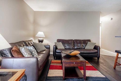 301-1312 13 Avenue Sw, Calgary, AB - Indoor Photo Showing Living Room