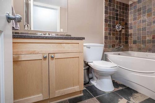 301-1312 13 Avenue Sw, Calgary, AB - Indoor Photo Showing Bathroom