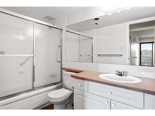 307-1330 15 Avenue Sw, Calgary, AB - Indoor Photo Showing Bathroom