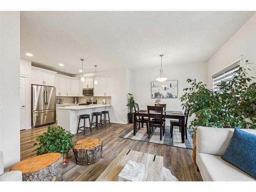 417 Carringvue Avenue Nw, Calgary, AB - Indoor