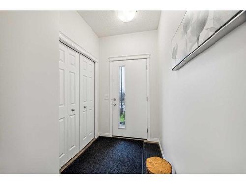 417 Carringvue Avenue Nw, Calgary, AB - Indoor Photo Showing Other Room