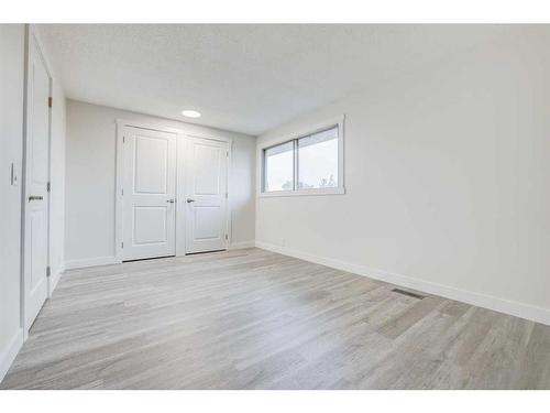 46 Fonda Crescent Se, Calgary, AB - Indoor Photo Showing Other Room