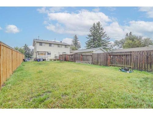 46 Fonda Crescent Se, Calgary, AB - Outdoor With Backyard