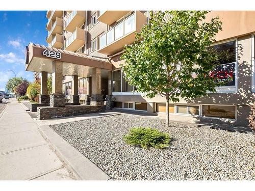 207-429 14 Street Nw, Calgary, AB - Outdoor