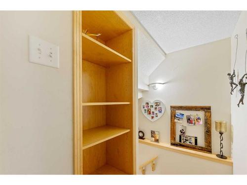 209 Tuscany Ravine Road Nw, Calgary, AB - Indoor Photo Showing Other Room