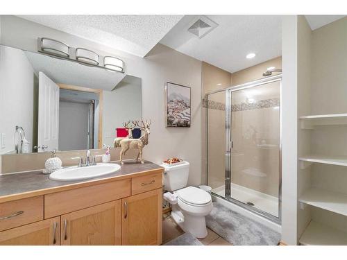 209 Tuscany Ravine Road Nw, Calgary, AB - Indoor Photo Showing Bathroom