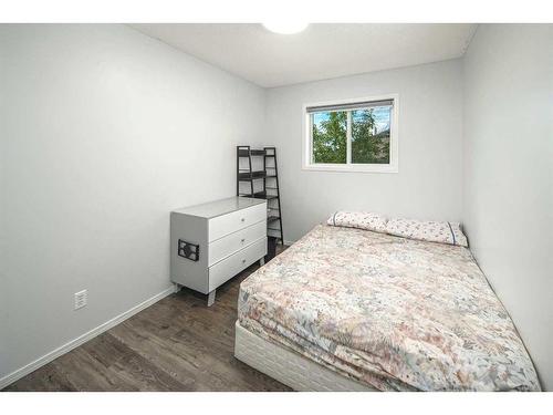 134 Country Hills Villas Nw, Calgary, AB - Indoor Photo Showing Bedroom