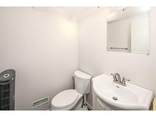 134 Country Hills Villas Nw, Calgary, AB - Indoor Photo Showing Bathroom