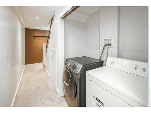 134 Country Hills Villas Nw, Calgary, AB - Indoor Photo Showing Laundry Room