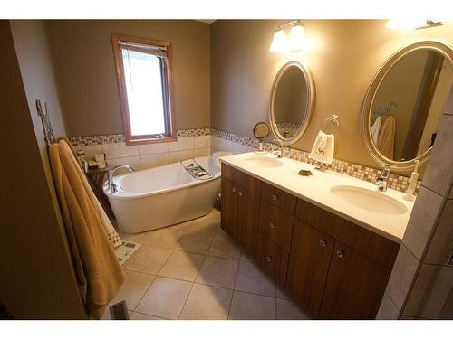 25 Arbour Summit Close Nw, Calgary, AB - Indoor Photo Showing Bathroom