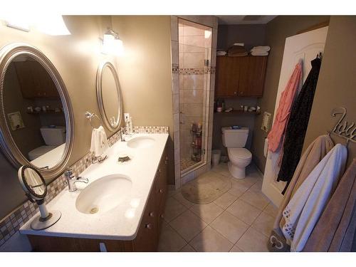 25 Arbour Summit Close Nw, Calgary, AB - Indoor Photo Showing Bathroom